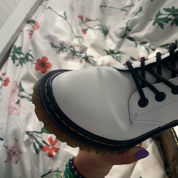 good condition white doc martens! - Picture 7 of 11
